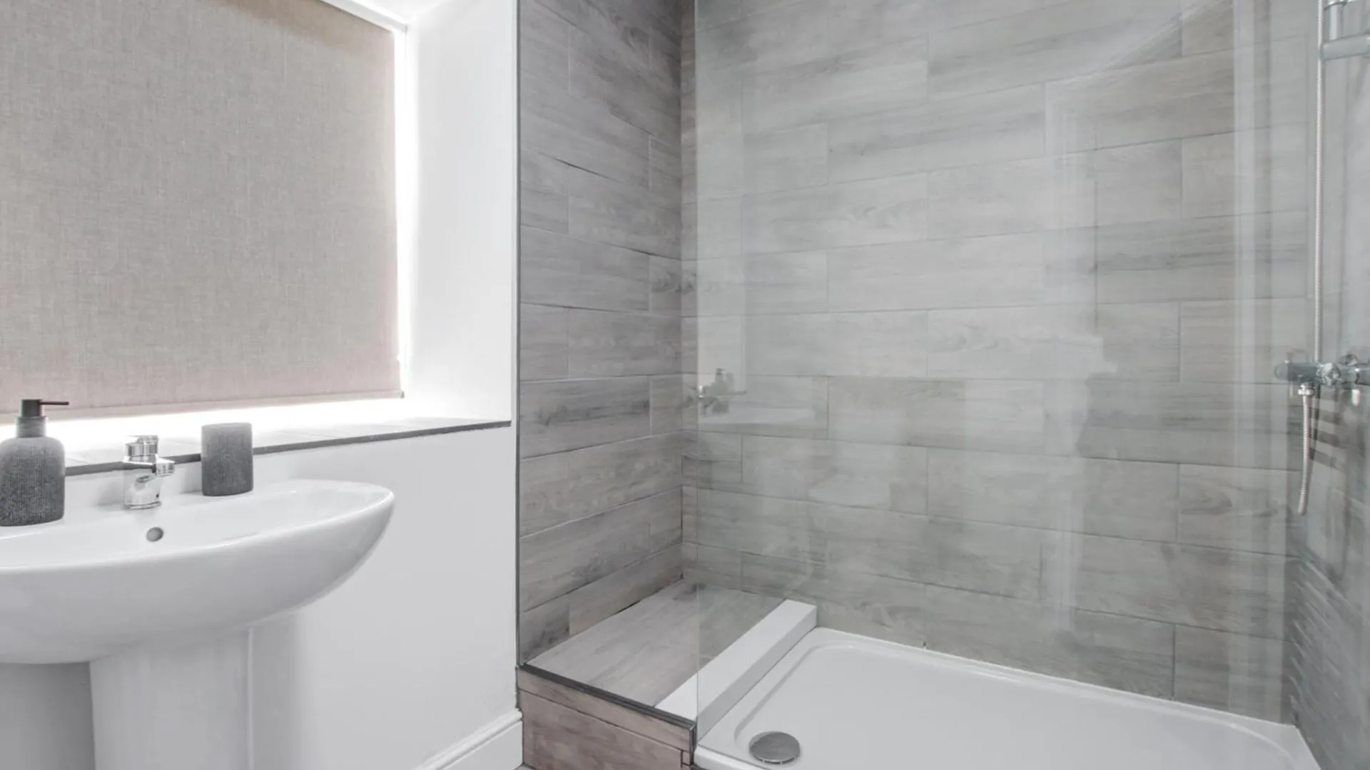 Stadium View Apartments #2 - New & Modern Twin Studio Flat- Sleeps 3 Cardiff